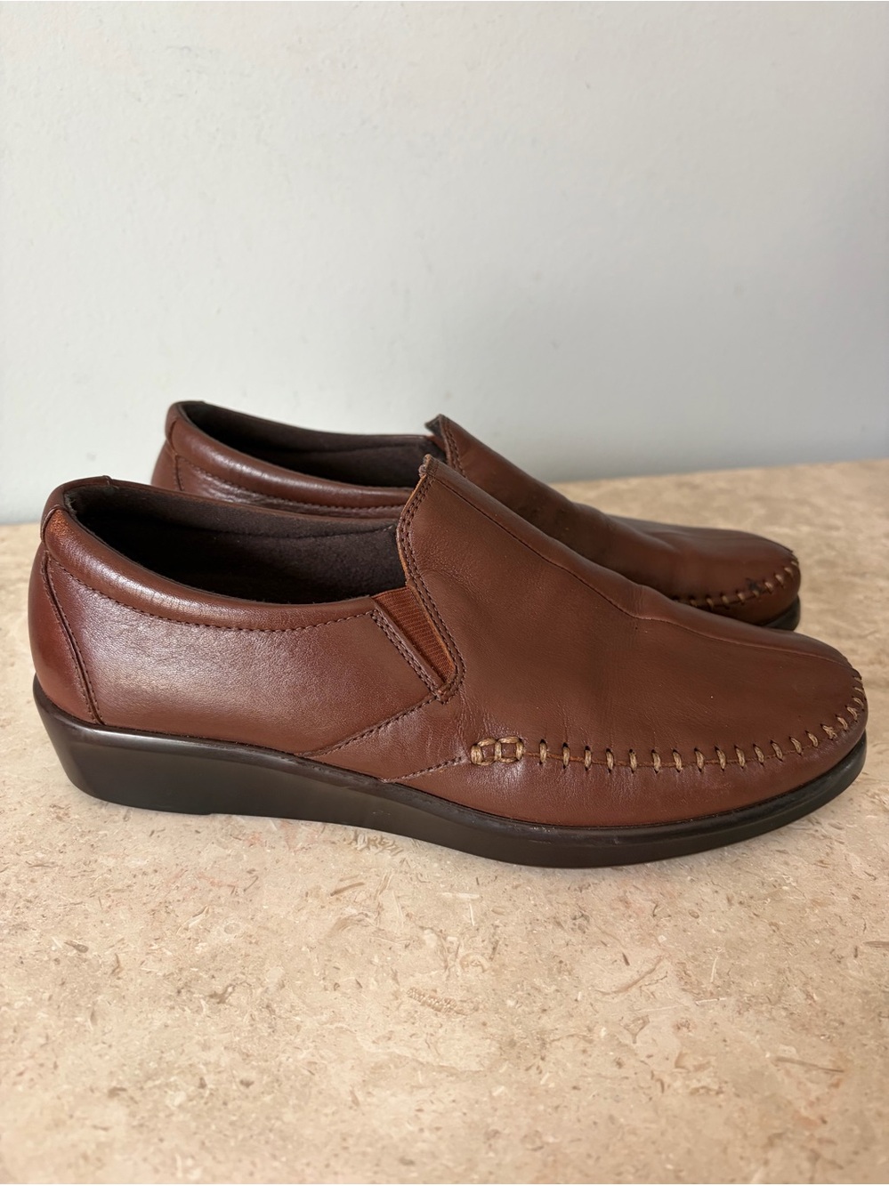 SAS Dream Comfort Shoes Women’s Size 8M Brown Leather Slip On Moccasin Loafer